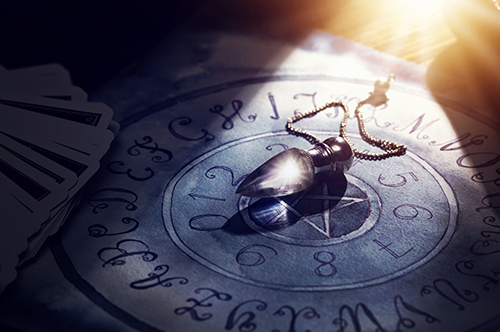 Sonne, Mond und Sterne - Die Magie des Wahrsagens mit Horoskopen!
