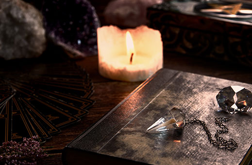 Zodiac signs like the deer or the woodpecker are related to the Native American horoscope.