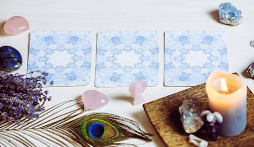 The reading of tarot cards is also an esoteric method that helps to expand consciousness.