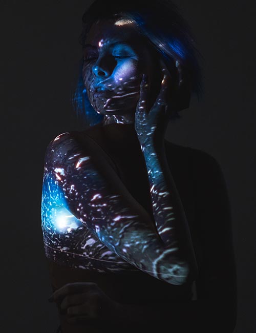 Some people feel certain vibrations or can recognize the colors of an other's aura.