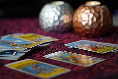 The Celtic Cross as a traditional online tarot for your needs and personal questions!