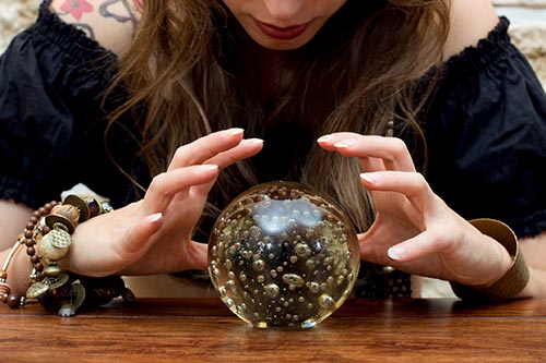 The path to knowledge leads through the professional tarot oracle.
