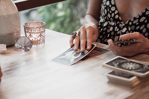 The personal tarot oracle and versatile readings for every occasion.