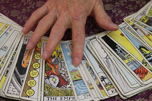 Tarot card readings for orientation in personal everyday work!